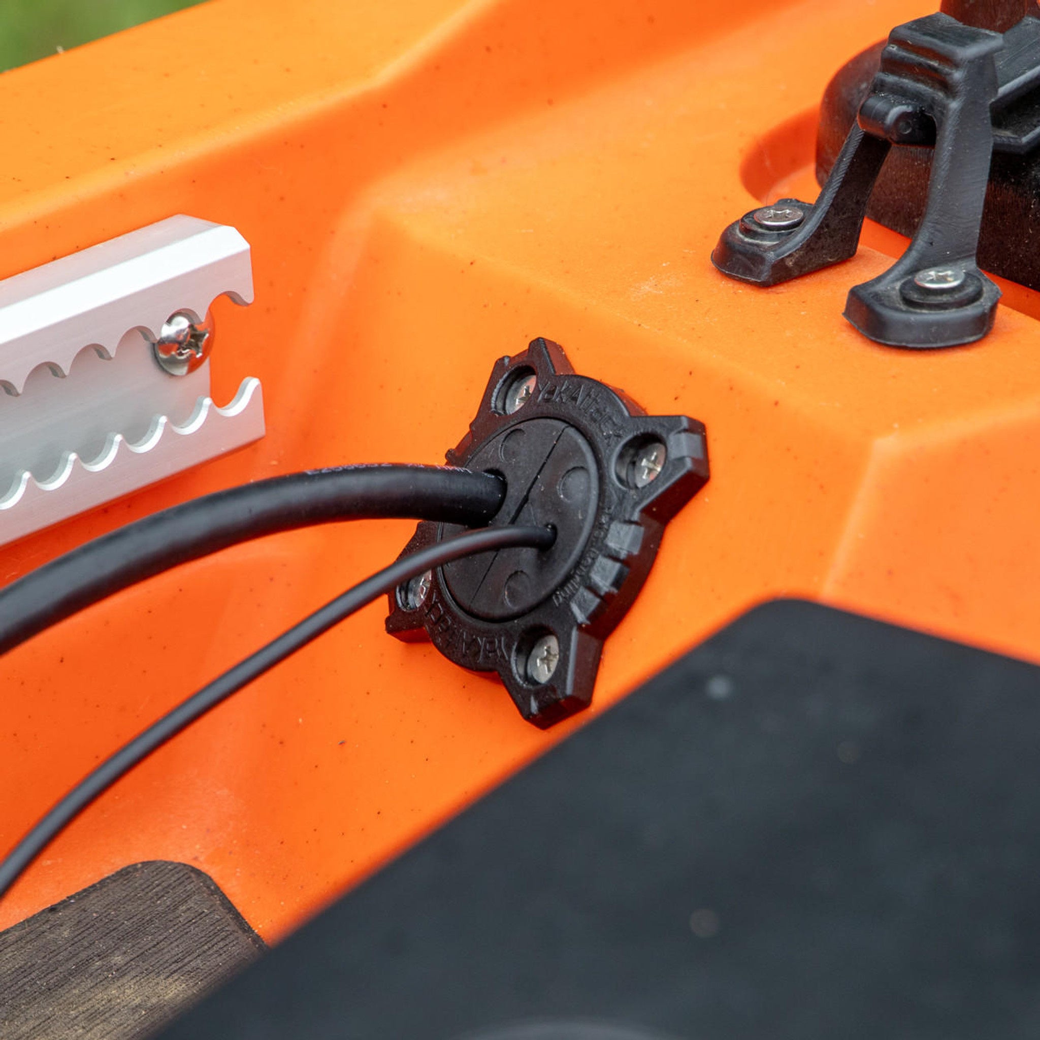 gridloc-through-hull-wiring-kit-xl-pair__12420.1693463882