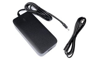 Level_Charger_2_179b5158-50d3-4e90-9f3e-b71b0403e1c6