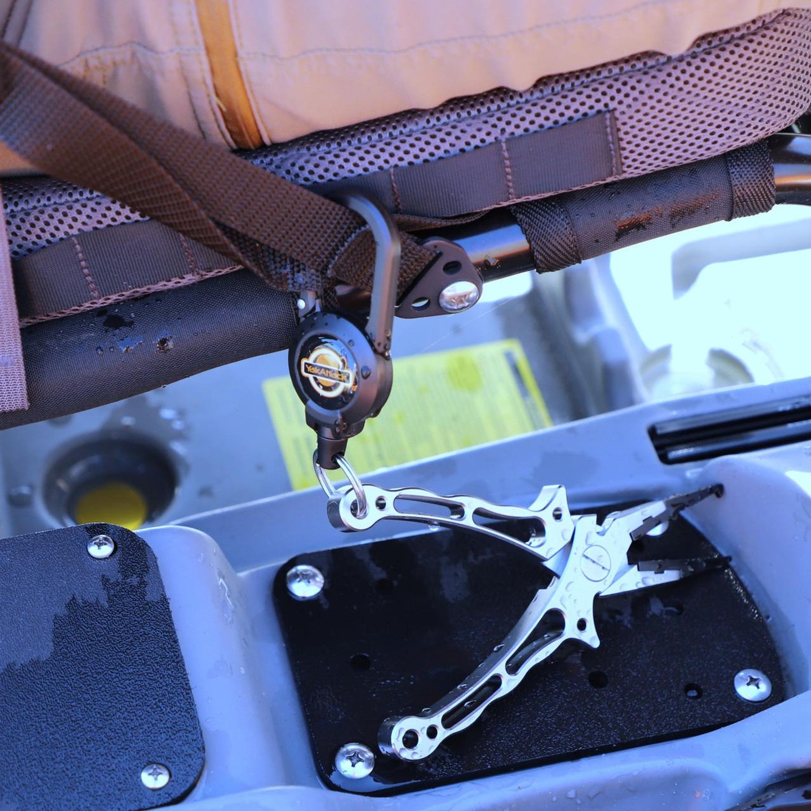 single-attachment-clip-on-retractor-24-stainless-steel-wire__45815.1754409355