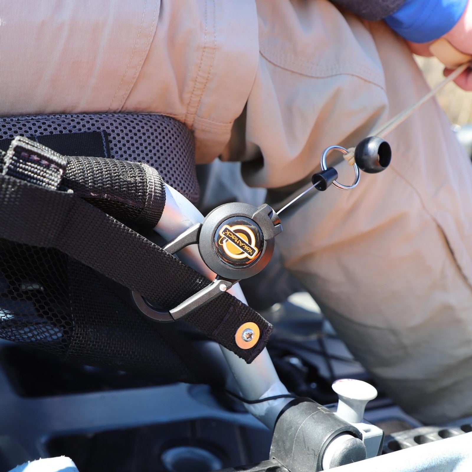 single-attachment-clip-on-retractor-24-stainless-steel-wire__83893.1754409355